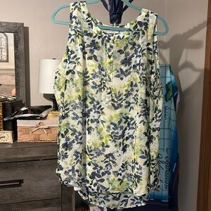 Liz Claiborne Woman’s Tank